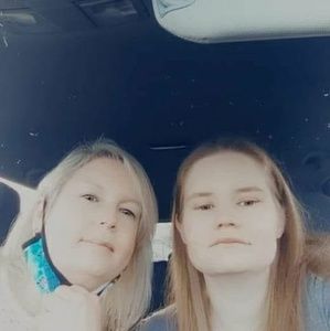 Meet your Posher, Brittney